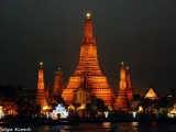 Wat Arun (Dawn Temple) in Bangkok witnesses a stunning sunset